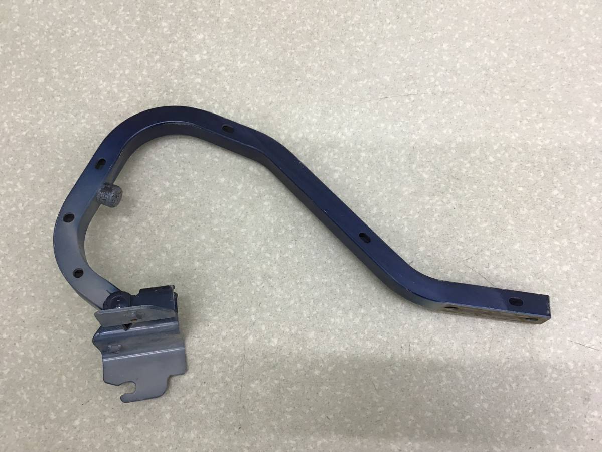 Петля крышки багажника Mitsubishi Lancer 9  (CS/Classic) 2000-2011