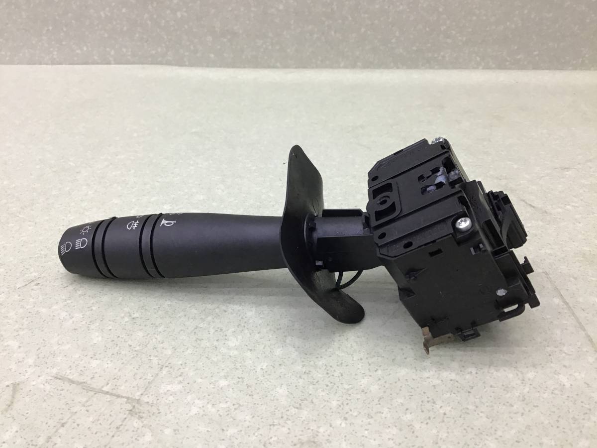 Переключатель поворотов подрулевой Renault Duster (HS) 2010-2021