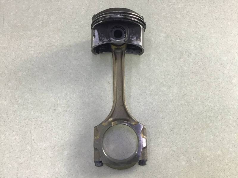 Поршень с шатуном Toyota Rav 4 (A30) 2006-2013 Поршень с шатуном Toyota Rav 4 (A30) 2006-2013