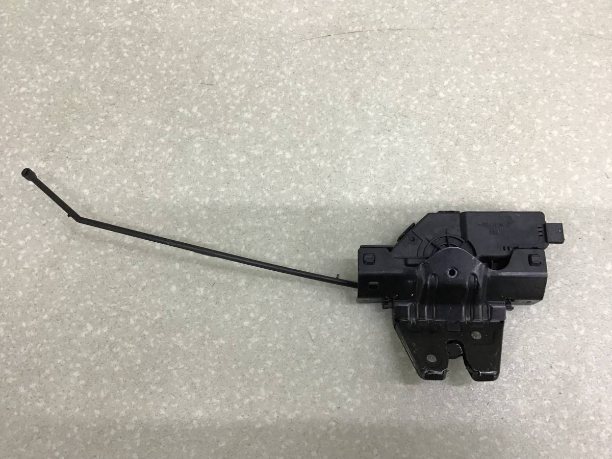Замок багажника BMW 3-series E46 1998-2005 Замок багажника BMW 3-series E46 1998-2005