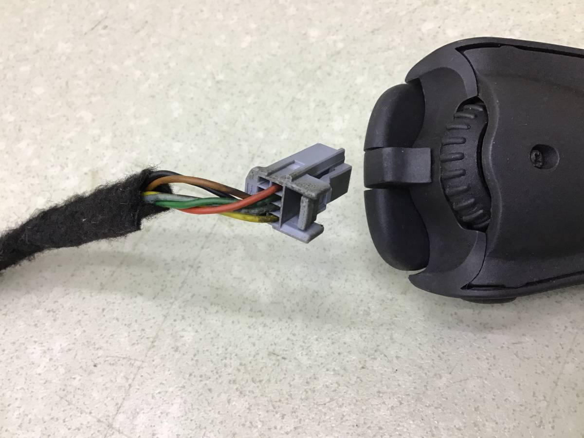 Переключатель подрулевой управления магнитолой Renault Duster (HS) 2010-2021