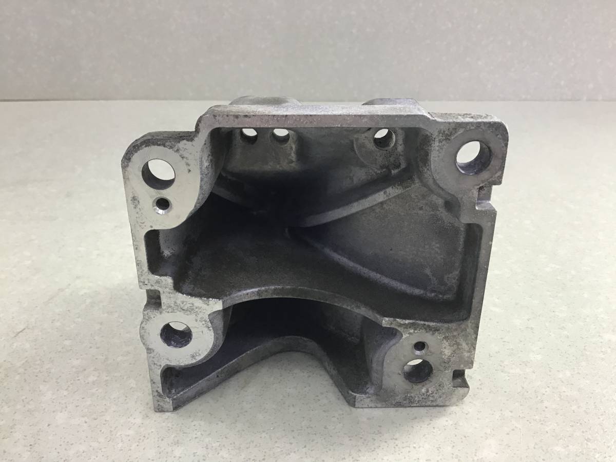 Кронштейн генератора Toyota Rav 4 (A30) 2006-2013 Кронштейн генератора Toyota Rav 4 (A30) 2006-2013