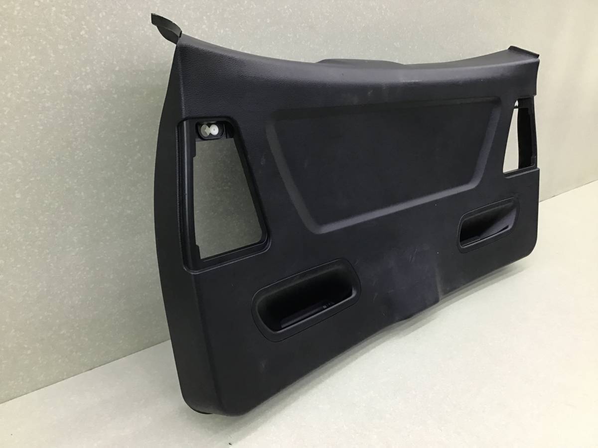 Обшивка двери багажника BMW X3 F25 2010-2017 Обшивка двери багажника BMW X3 F25 2010-2017