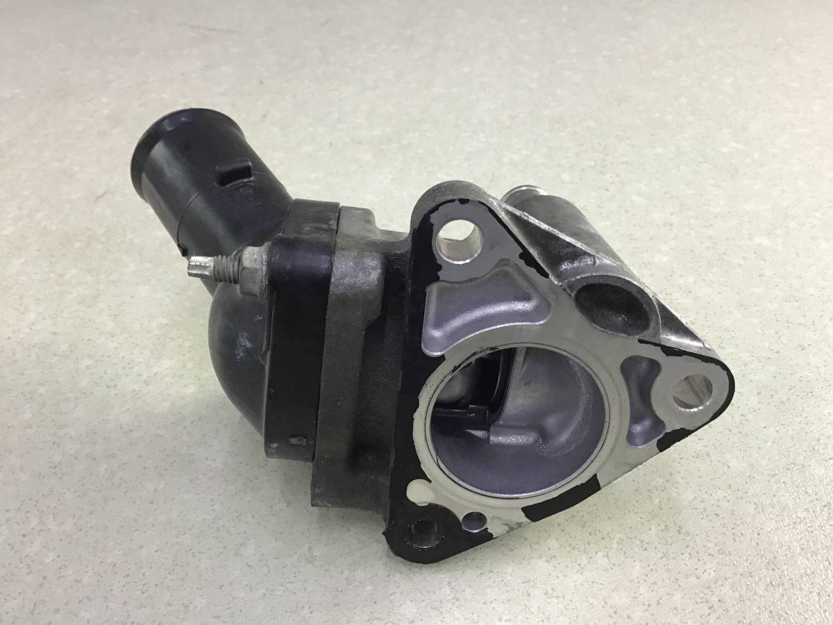 Корпус термостата Toyota Rav 4 (A30) 2006-2013 Корпус термостата Toyota Rav 4 (A30) 2006-2013