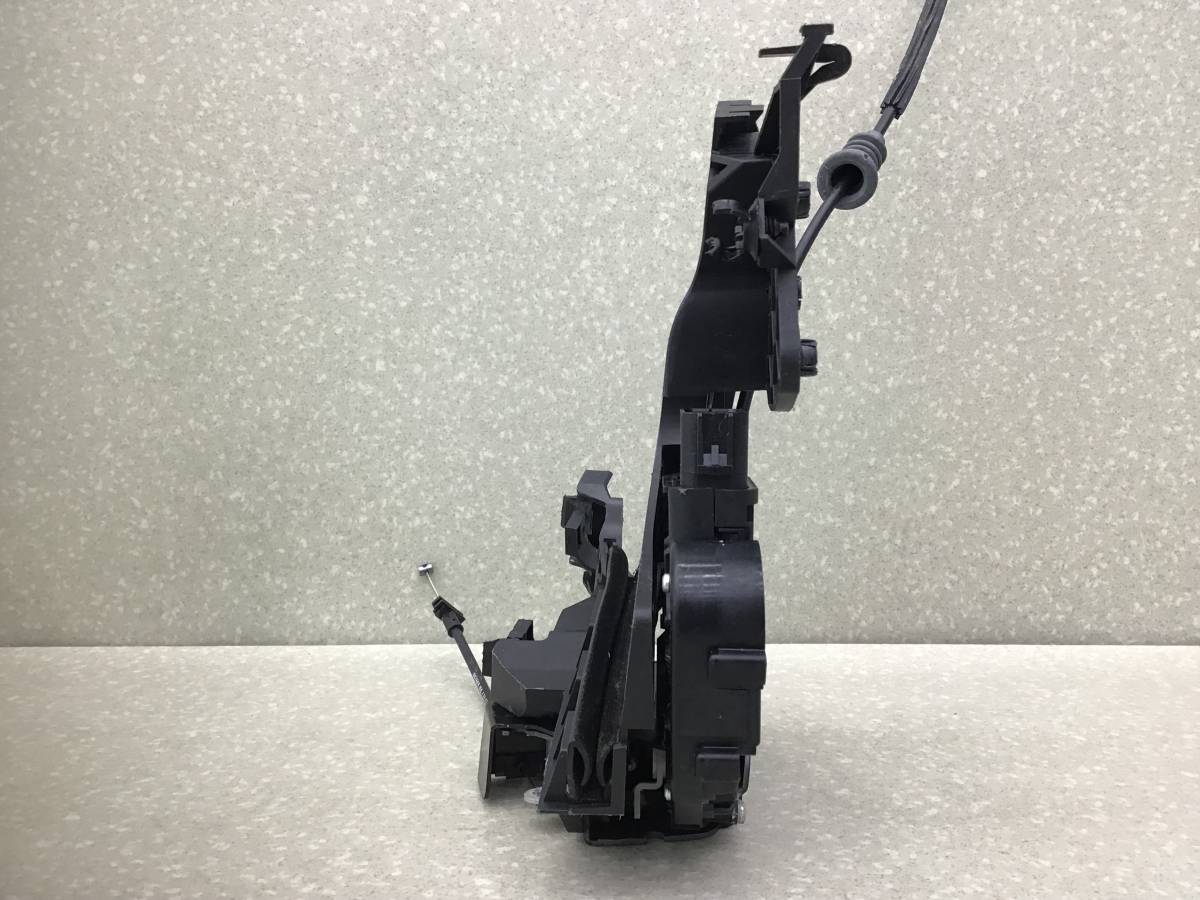 Замок двери задней правой Volvo S40 (MS) 2004-2012 Замок двери задней правой Volvo S40 (MS) 2004-2012