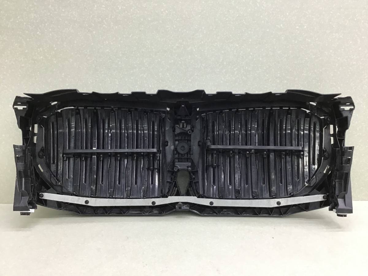 Решетка радиатора BMW X5 G05 2018> Решетка радиатора BMW X5 G05 2018>