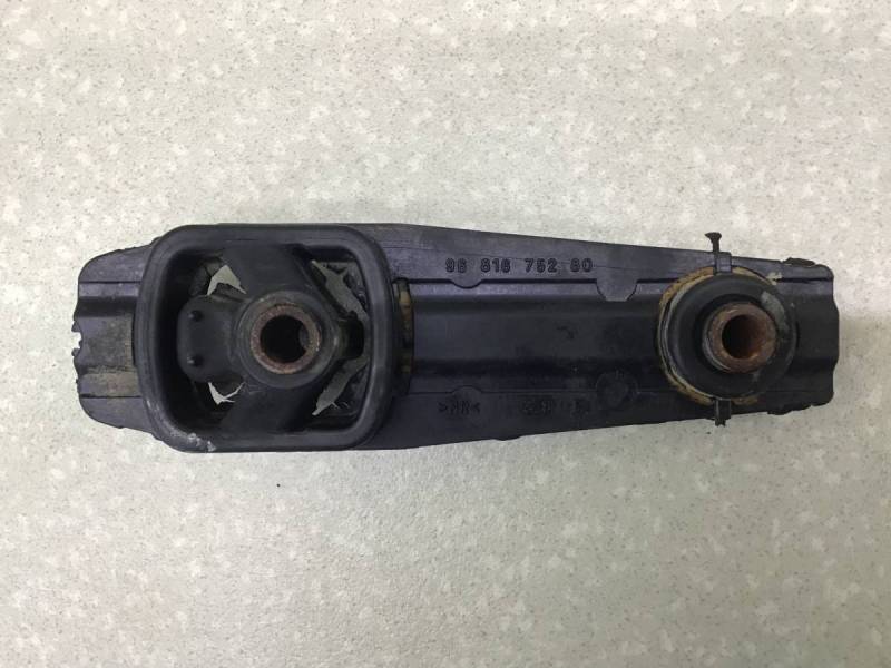 Опора КПП Citroen C3 (A51) 2009-2016 Опора КПП Citroen C3 (A51) 2009-2016