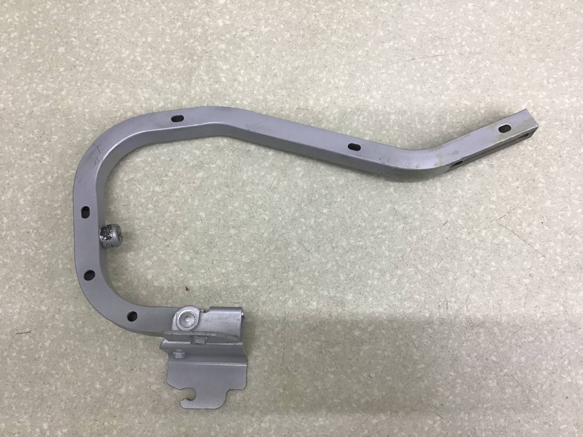 Петля крышки багажника Mitsubishi Lancer 9  (CS/Classic) 2000-2011