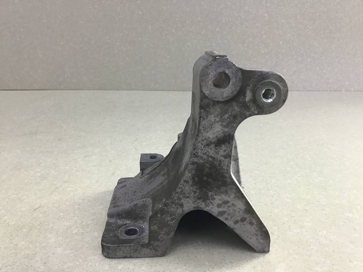 Кронштейн генератора Toyota Rav 4 (A30) 2006-2013 Кронштейн генератора Toyota Rav 4 (A30) 2006-2013