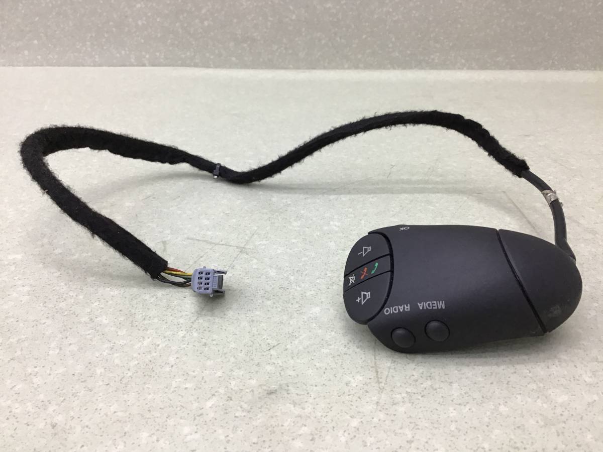 Переключатель подрулевой управления магнитолой Renault Duster (HS) 2010-2021