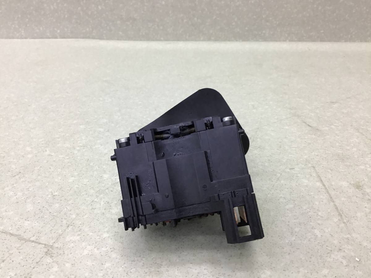 Переключатель поворотов подрулевой Renault Duster (HS) 2010-2021