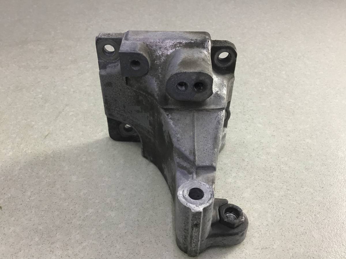 Кронштейн генератора Toyota Rav 4 (A30) 2006-2013 Кронштейн генератора Toyota Rav 4 (A30) 2006-2013