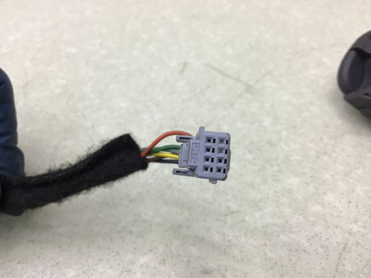 Переключатель подрулевой управления магнитолой Renault Duster (HS) 2010-2021