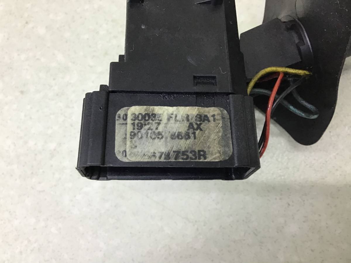 Переключатель поворотов подрулевой Renault Duster (HS) 2010-2021