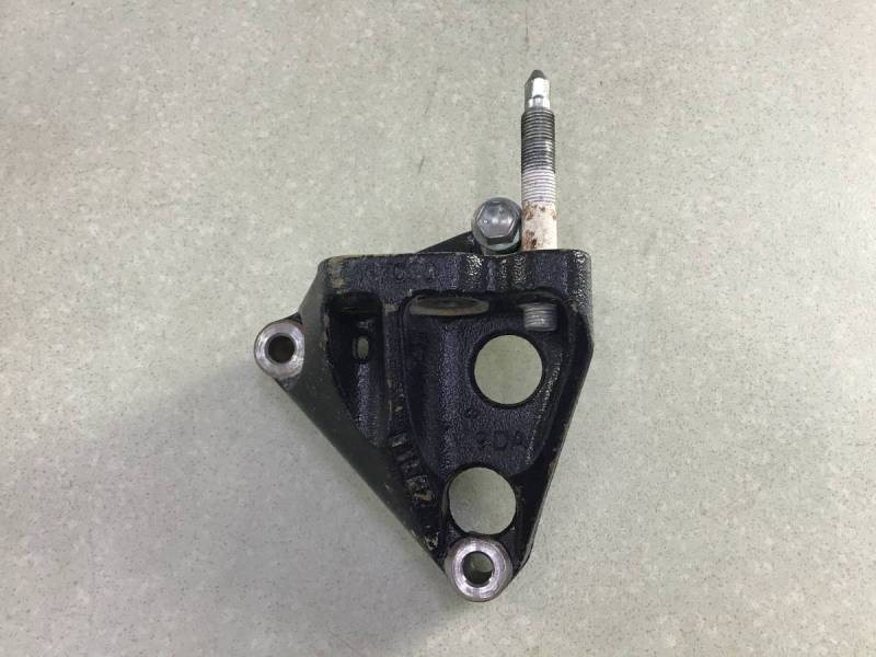 Кронштейн двигателя правый Toyota Rav 4 (A30) 2006-2013 Кронштейн двигателя правый Toyota Rav 4 (A30) 2006-2013