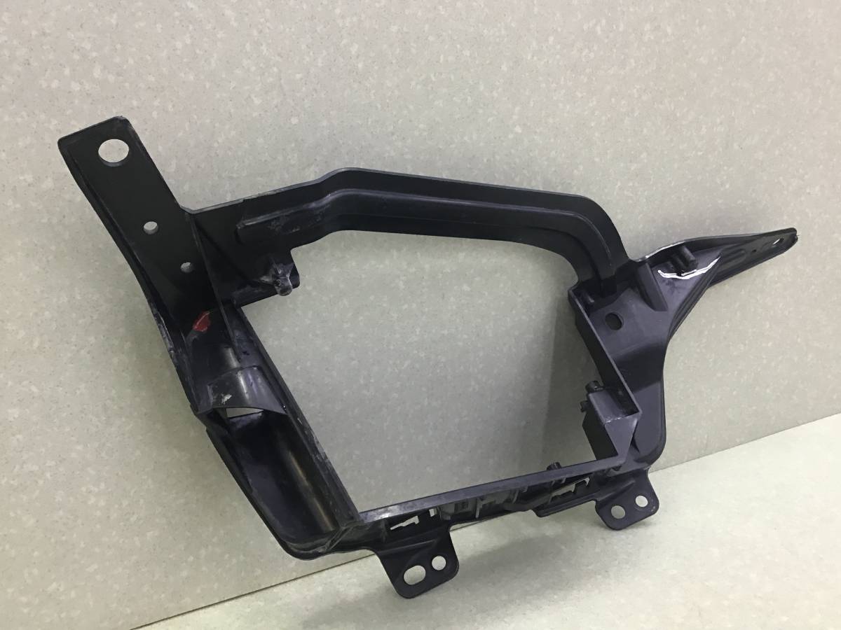 Кронштейн глушителя BMW X5 G05 2018>