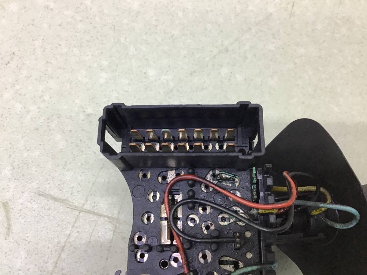 Переключатель поворотов подрулевой Renault Duster (HS) 2010-2021