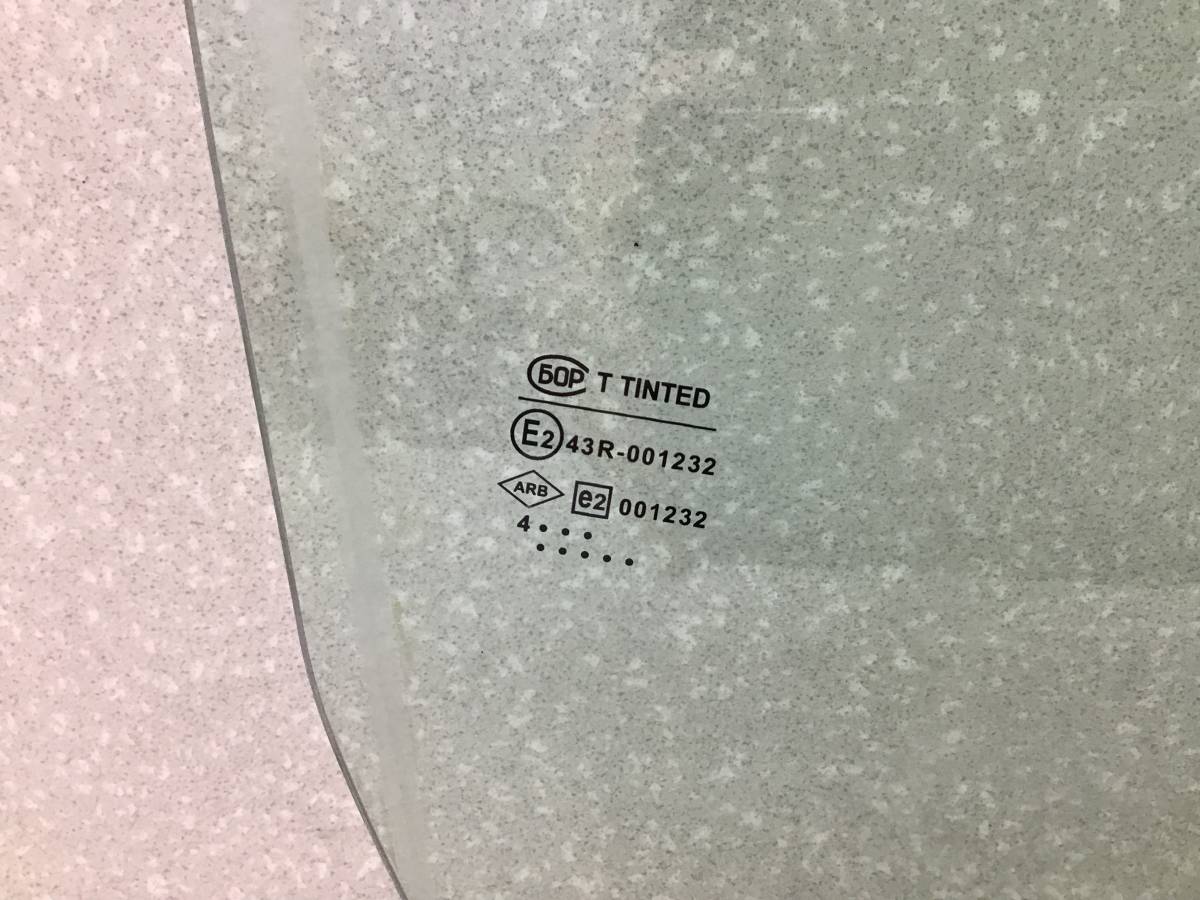 Стекло двери передней правой Lada Largus (R90) 2012-2022 Стекло двери передней правой Lada Largus (R90) 2012-2022