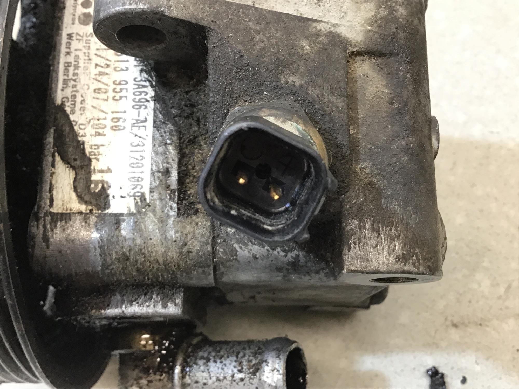 Насос гидроусилителя  Volvo S40 (MS) 2004-2012