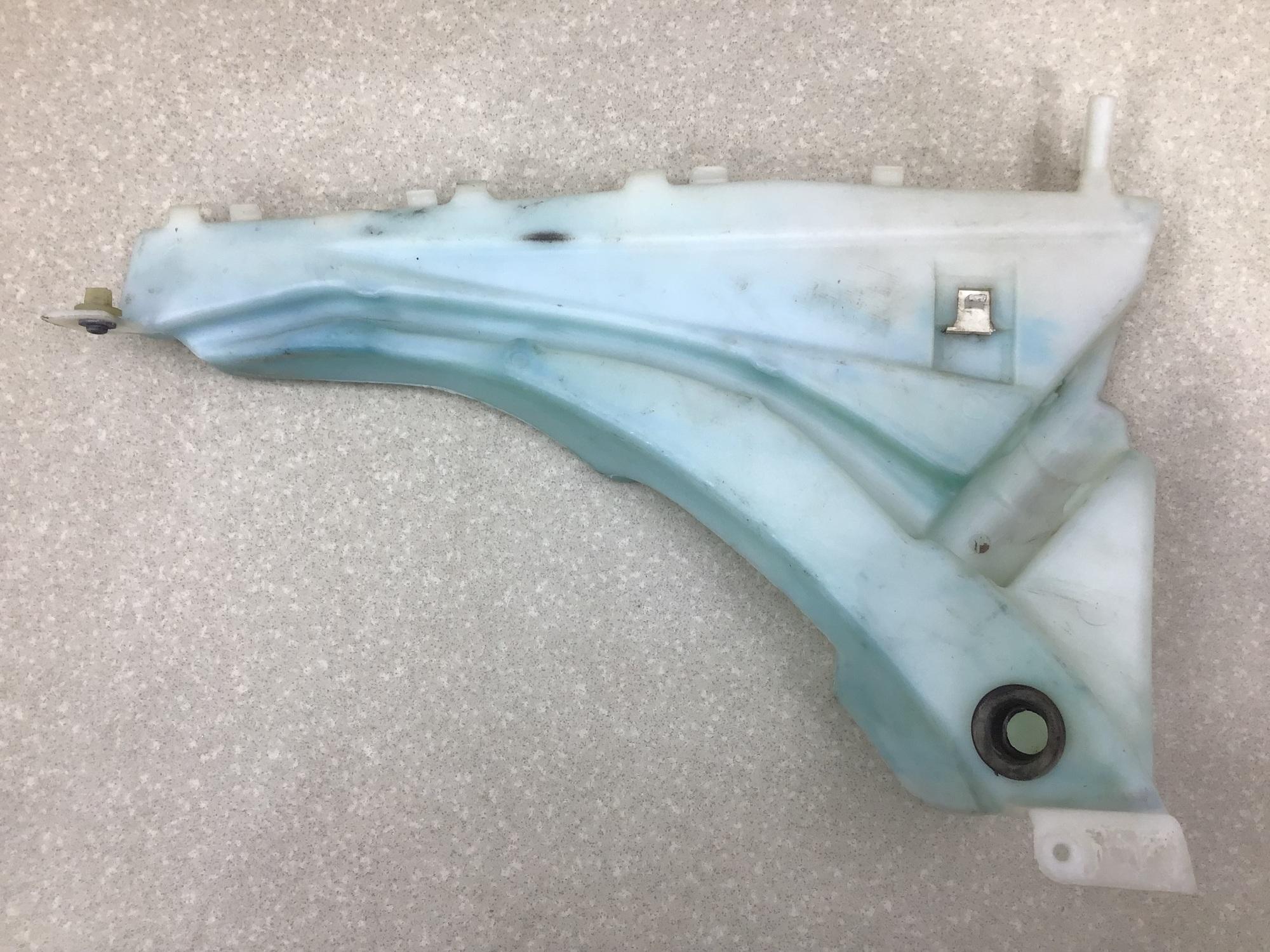 Бачок омывателя лобового стекла Volvo S40 (MS) 2004-2012