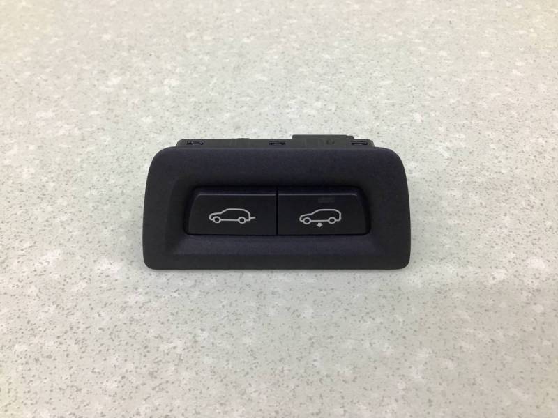 Кнопка открывания багажника BMW X7 G07 2018> Кнопка открывания багажника BMW X7 G07 2018>