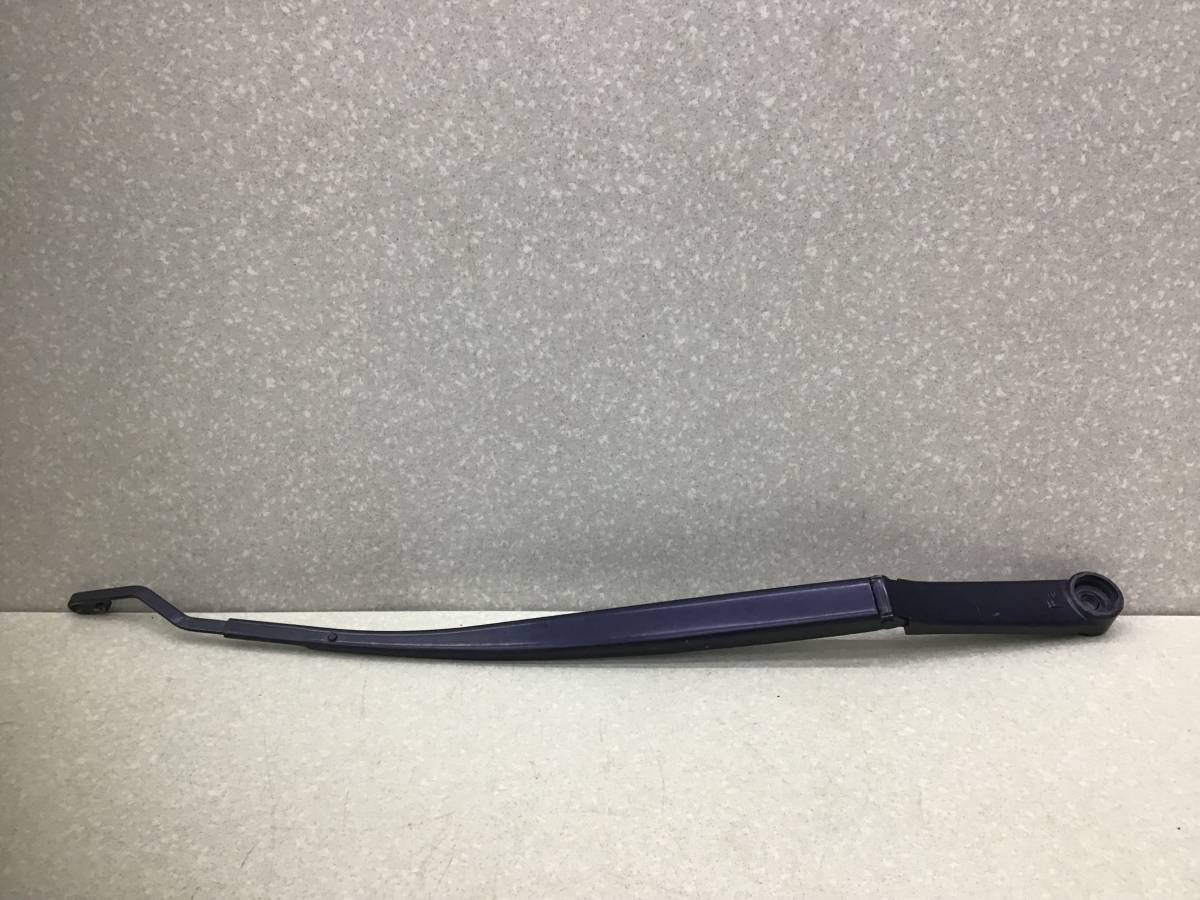 Поводок стеклоочистителя передний правый Audi A3 (8P) 2004-2013